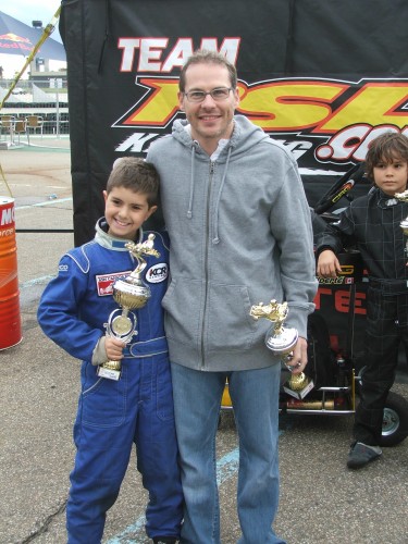 Jakob S�vigny : Mon troph�e est plus gros que... source: Photo N. Par�